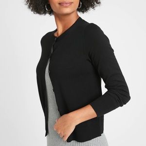 Banana Republic Black Crew Neck Cardigan | M